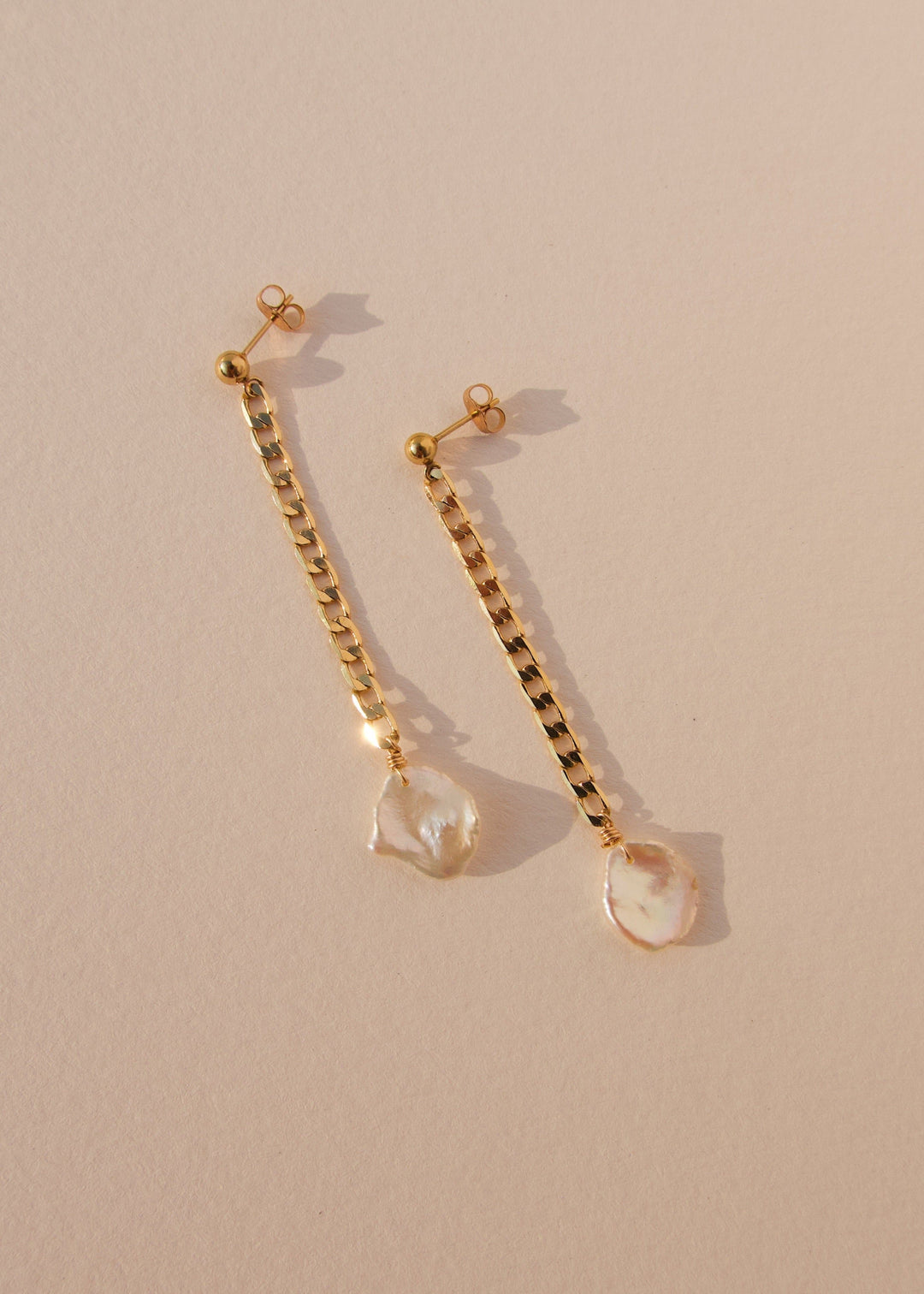 Gold-filled flat curb chain earrings with keshi pearl