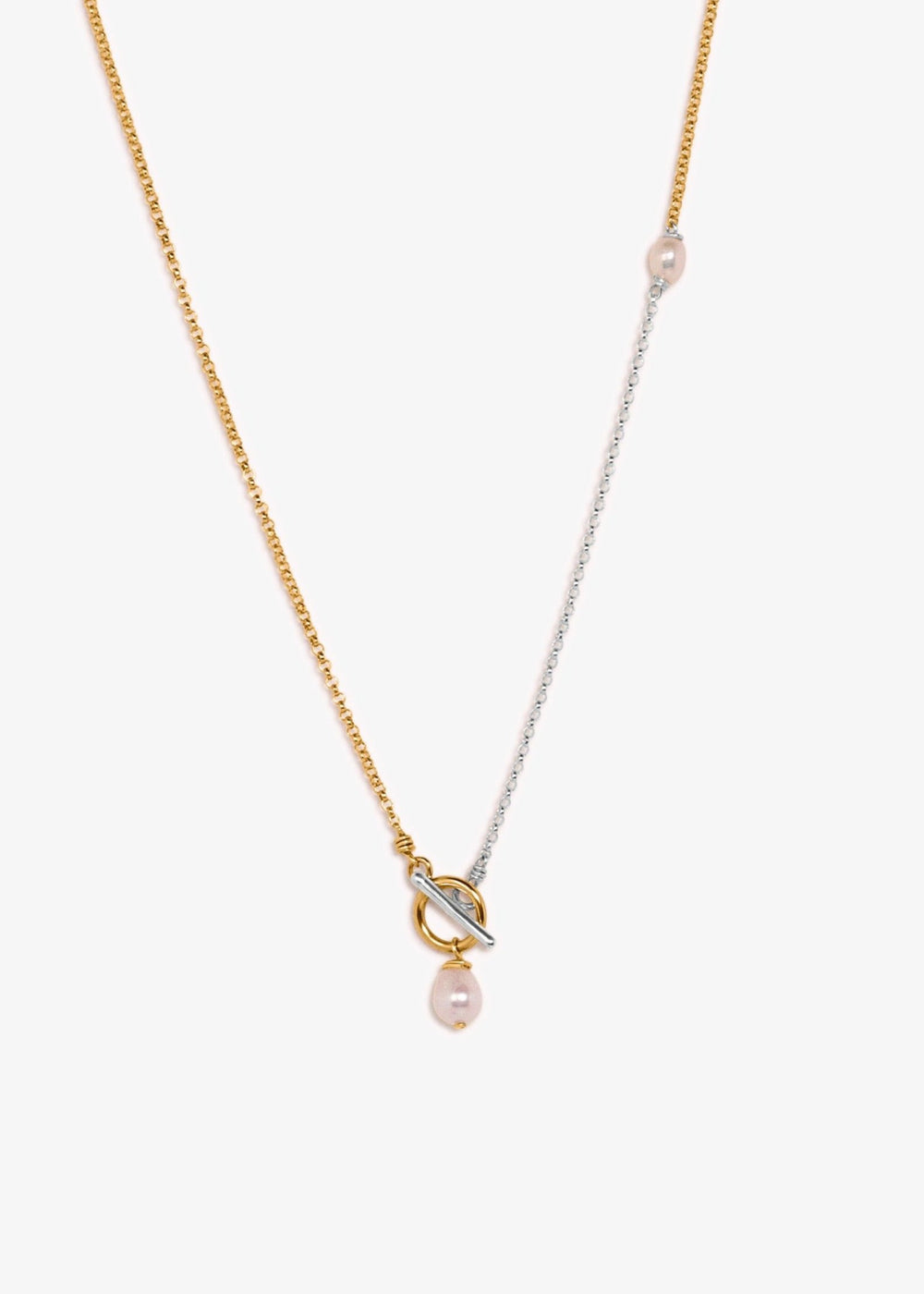 Stunning necklace with mixture of gold & silver chains and two pearls