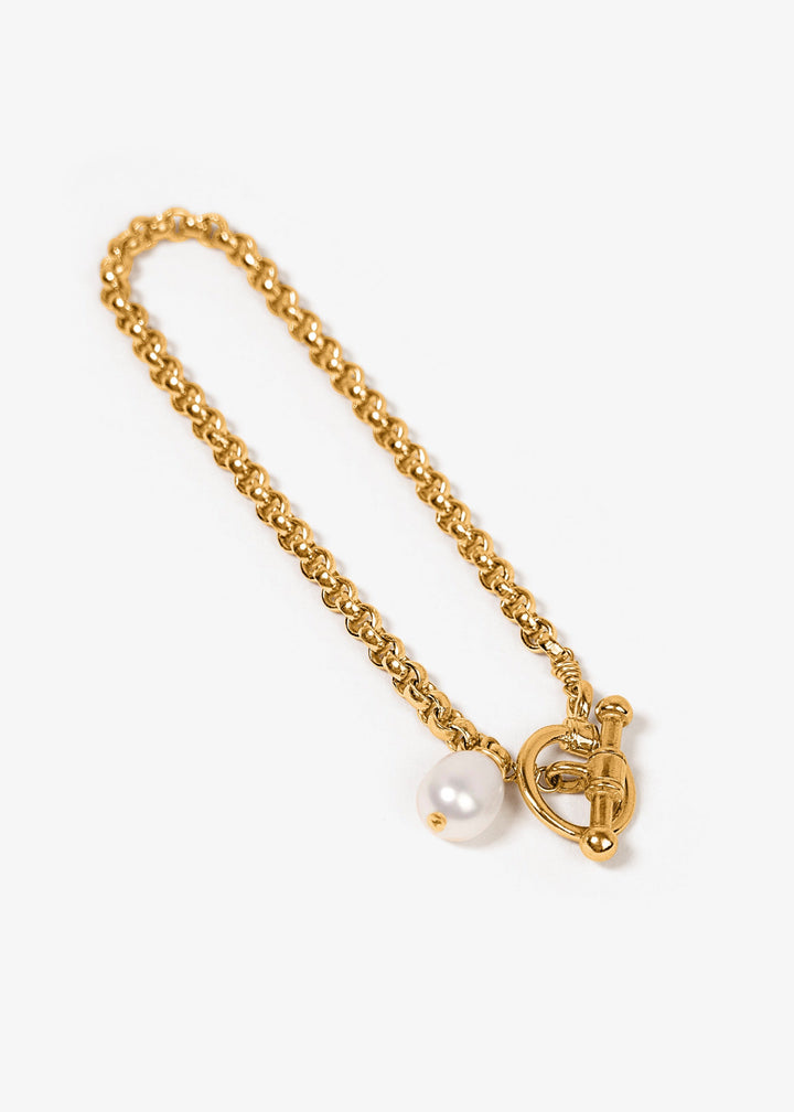 Chic gold-filled bracelet with a large teardrop pearl