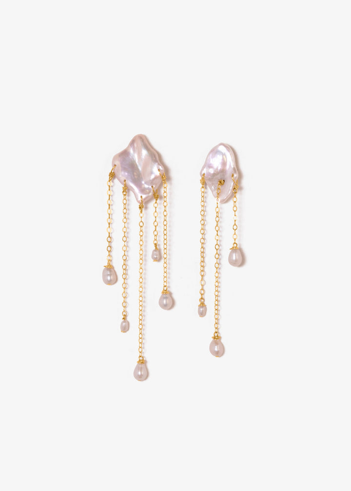 Solid gold earrings with keshi pearls and dangling teardrop pearls