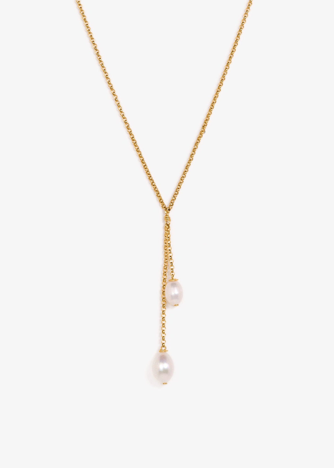 Stunning necklace with gold-filled rolo chain and tear drop pearls