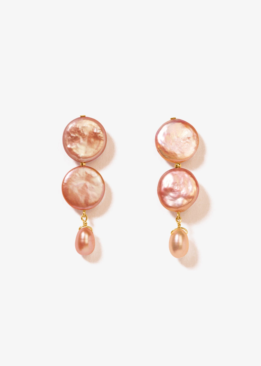 Gold-filled earrings with 2 pink coin pearl and a dainty pearl