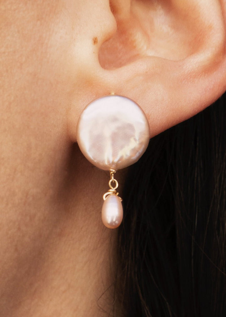 Gold-filled mini earrings with a pink coin pearl and a dainty pearl