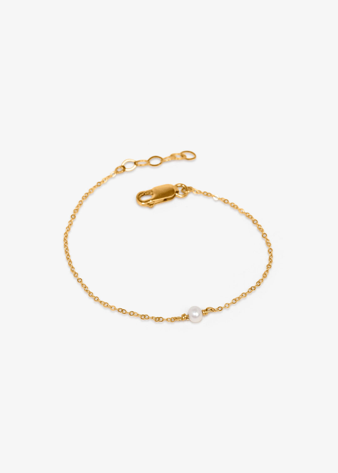 Gold-filled bracelet with a single mini dainty pearl