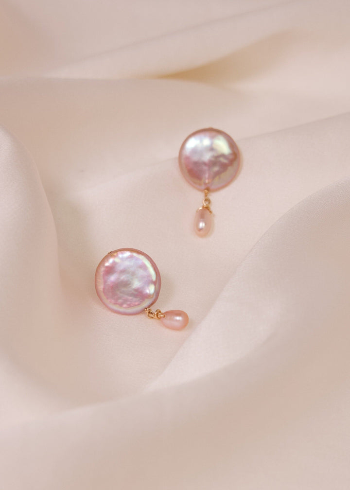 Gold-filled mini earrings with a pink coin pearl and a dainty pearl