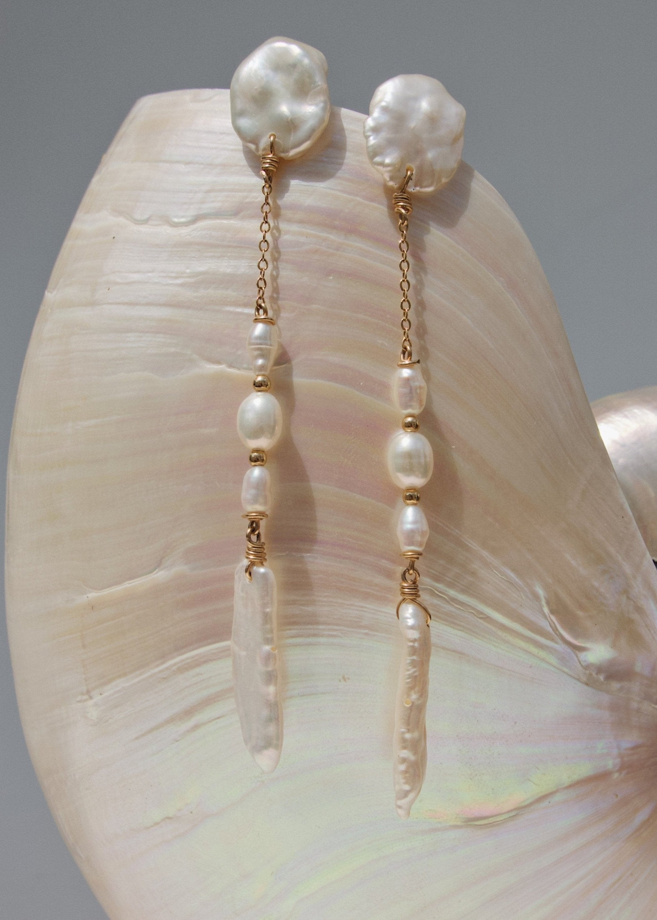 ☆ENGBROX☆ silver925 rhythmical pearl drop earring EBEA2404 Dangling 6mm Pearl with Cubic Zirconia Side Stones in