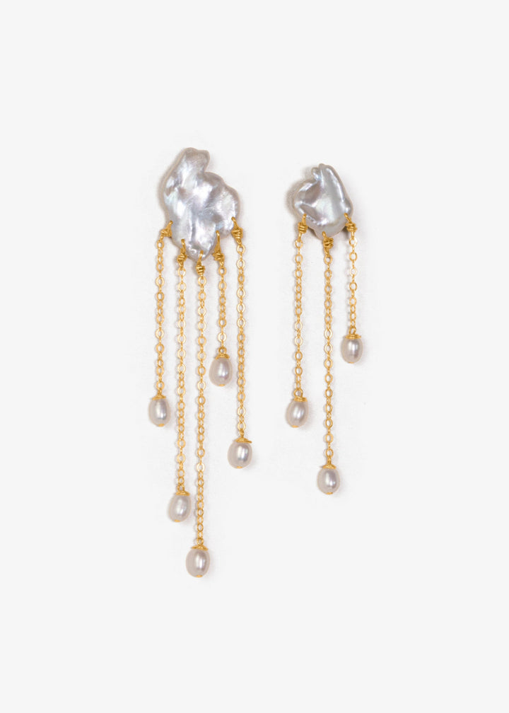 Solid gold earrings with keshi pearls and dangling teardrop pearls