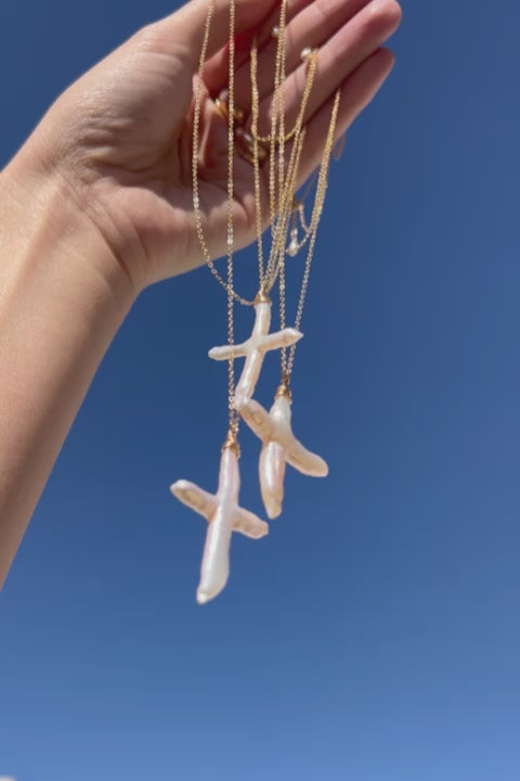 Showing Gloria Pearl Necklace