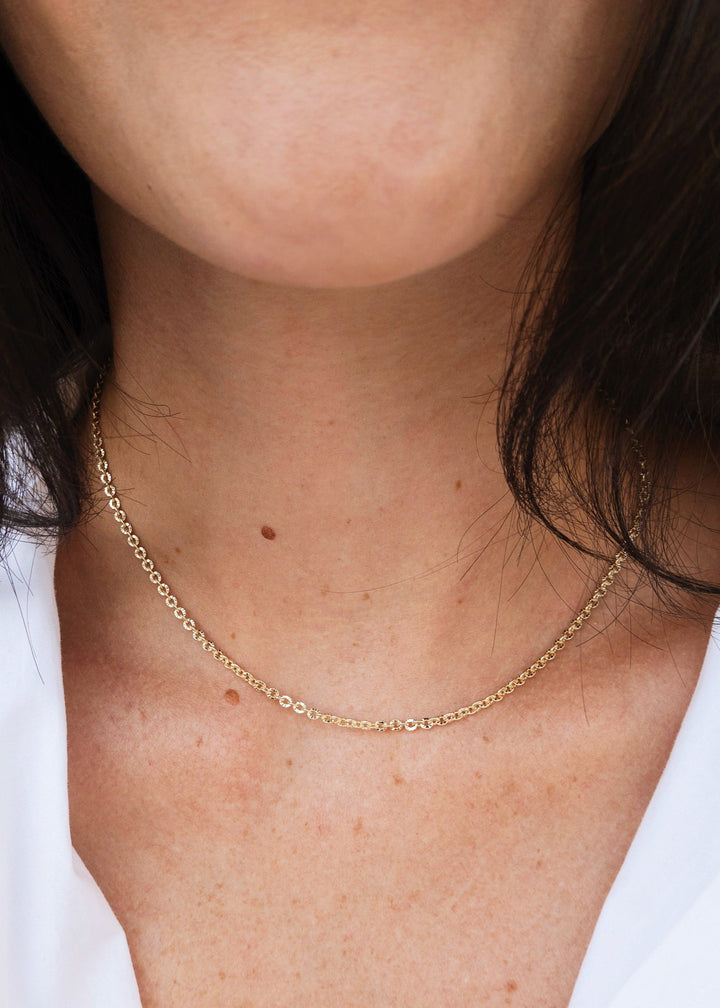 Gold-Filled beaming chain on neck